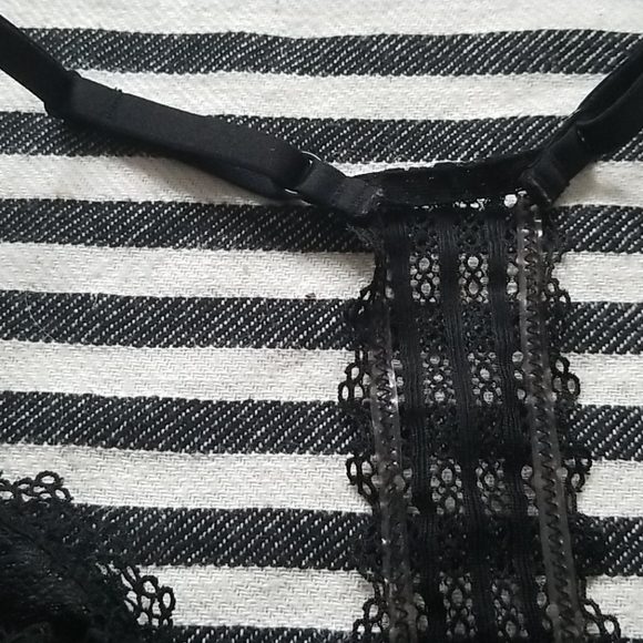 VS Pink Cut Out Floral Bralette - Picture 7 of 7